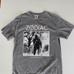 Comfort Colors Zodiac Graphic Tee in Gray